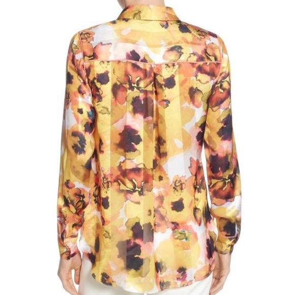 T Tahari
Printed Tonal Stripe Shirt
M - Picture 2 of 7